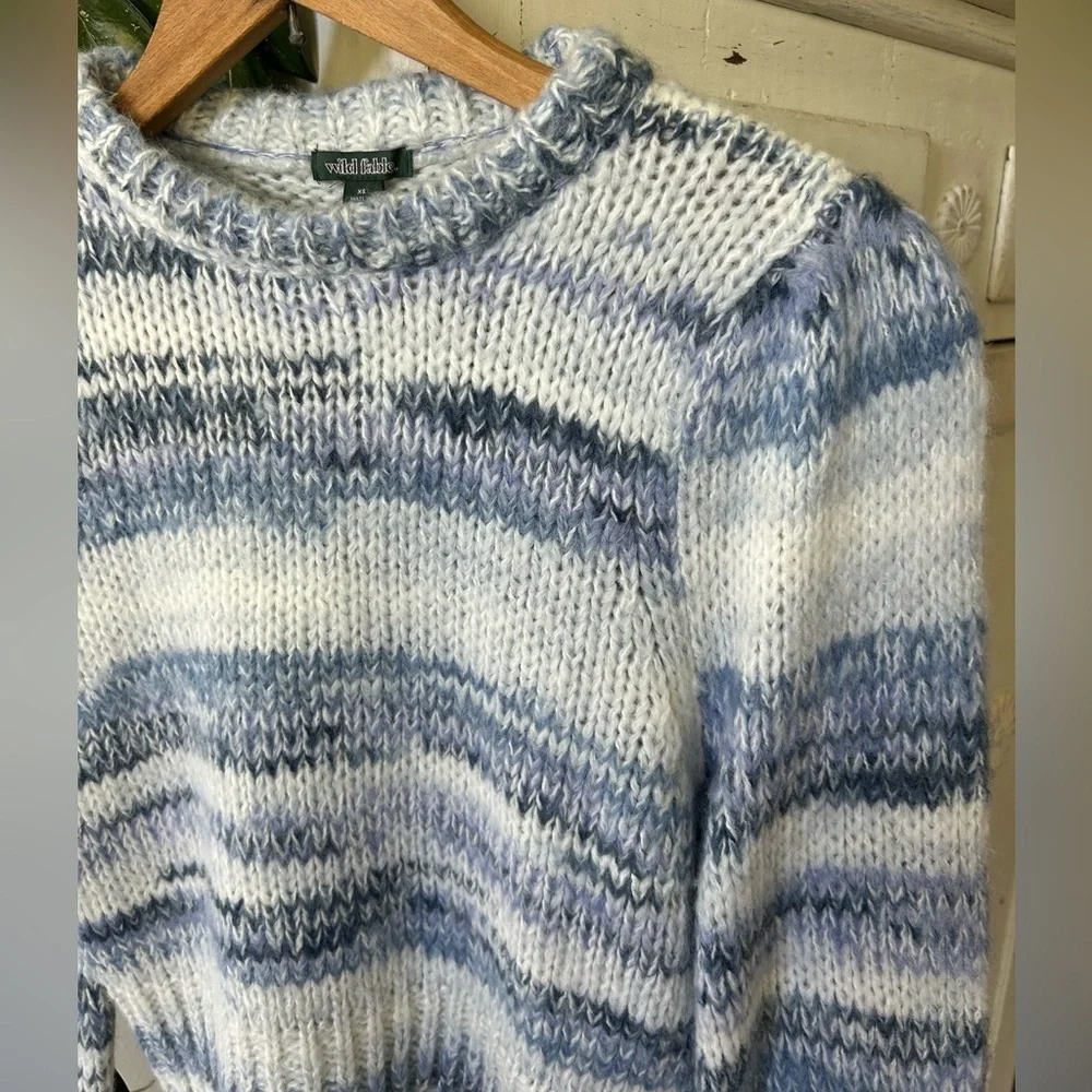 NWT Wild Fable | Women’s multi blue/white knit cropped crewneck sweater size XS